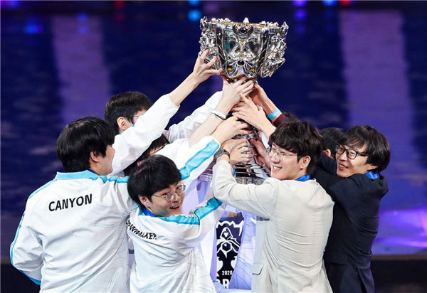 王者荣耀比分：2020KPL秋季赛，喜迎双节，DYG 3：0 RW侠光速下班