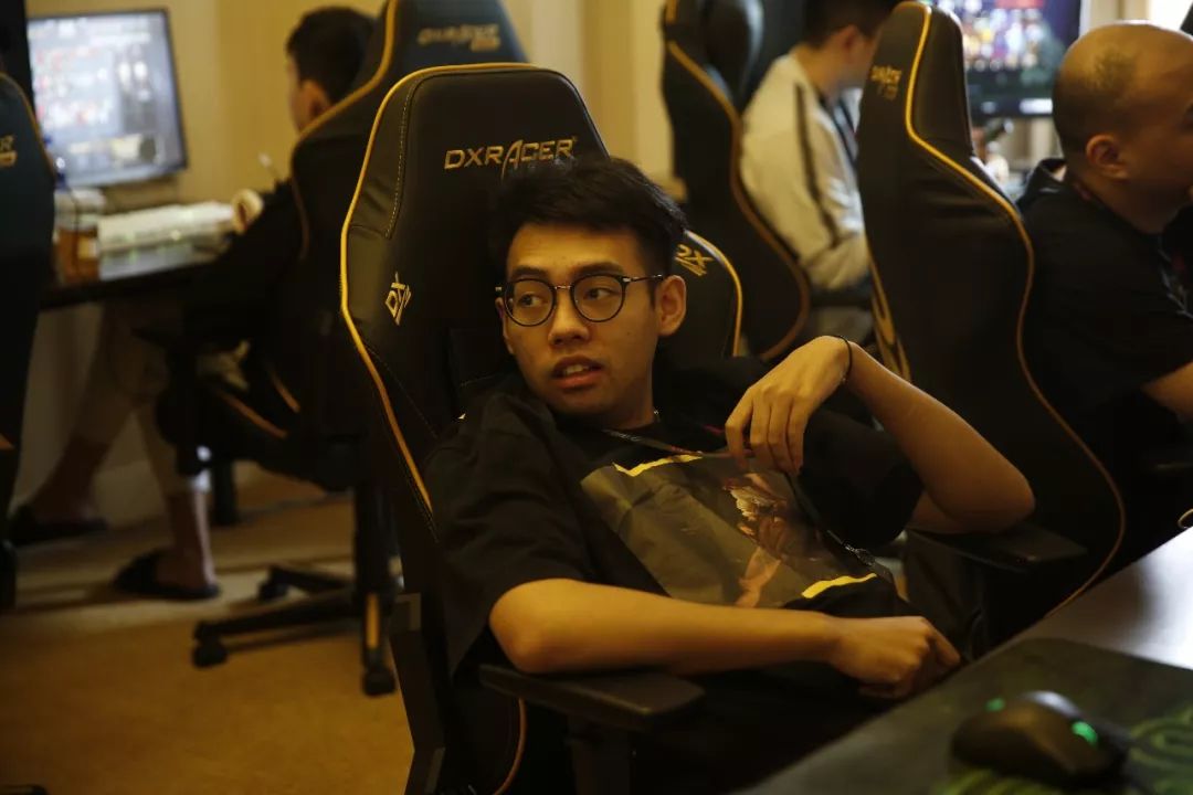 Liquid, Heroic , 3DMAX , pain , GamerLegion , BetBoom, B8 和 aurora 以胜利开启 PGL Masters Bucharest 2025